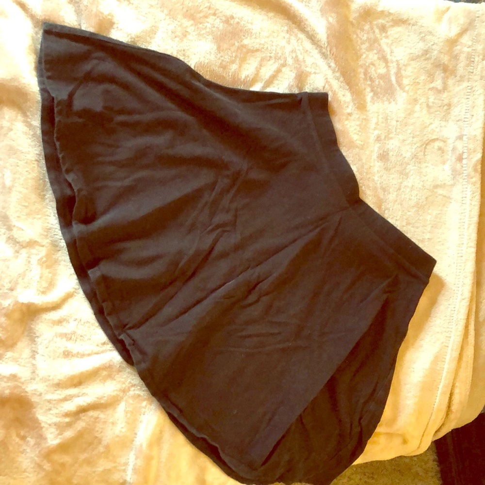 Very comfortable black mini skirt